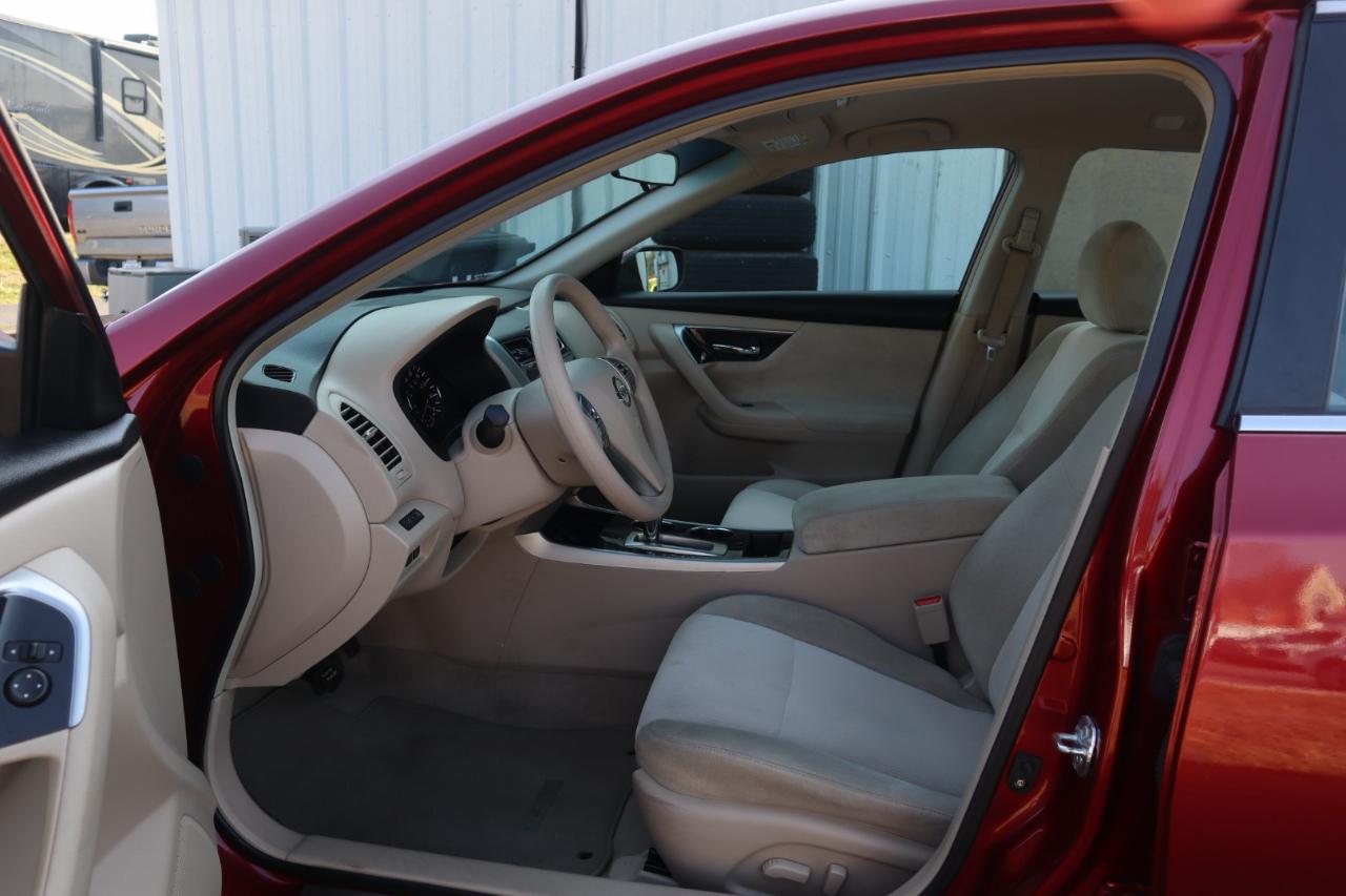 Nissan Altima 4dr Sdn I4 2.5 S 2013