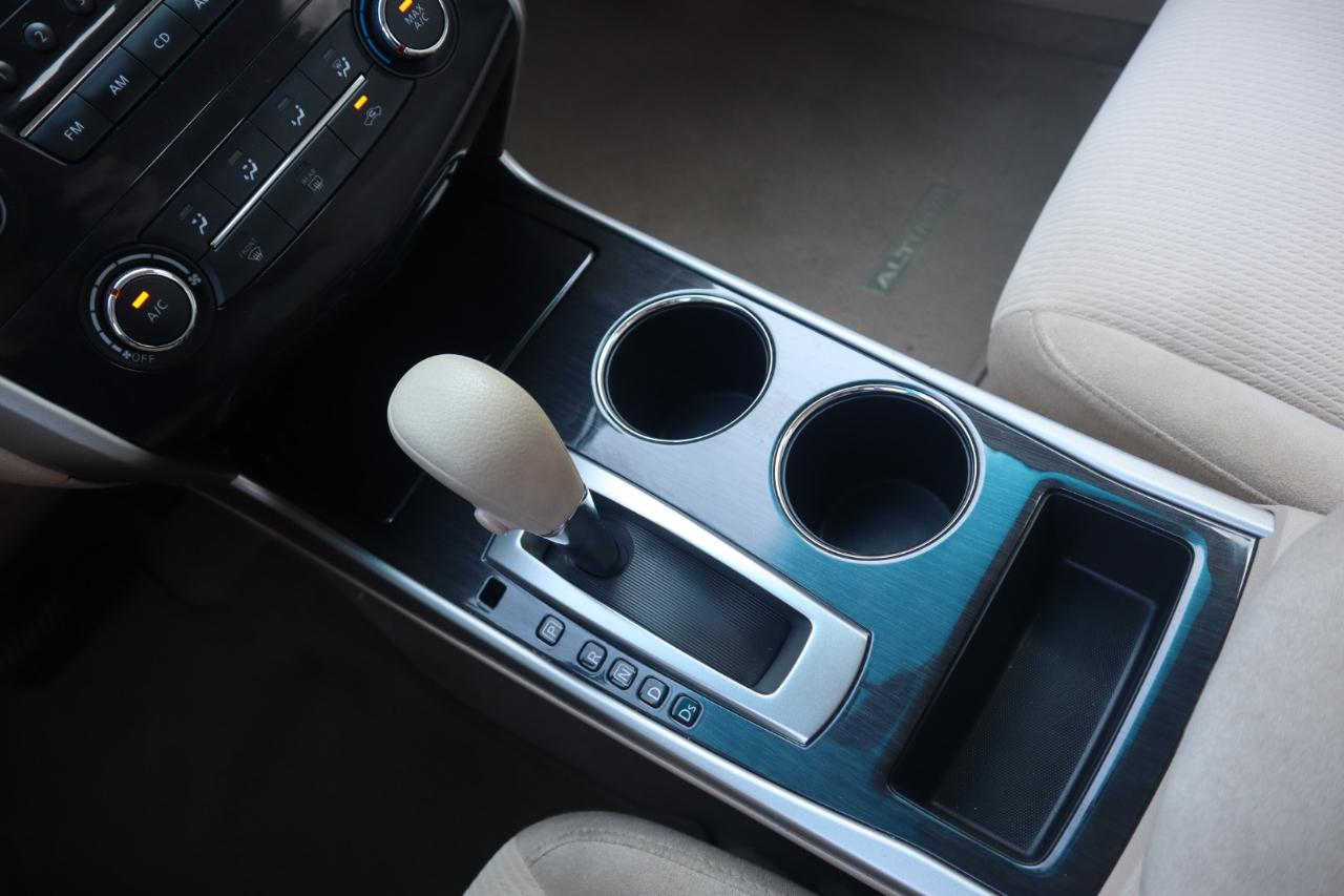 Nissan Altima 4dr Sdn I4 2.5 S 2013