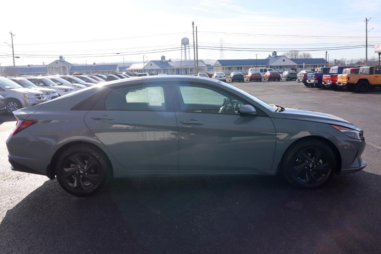 Hyundai Elantra SEL IVT 2023