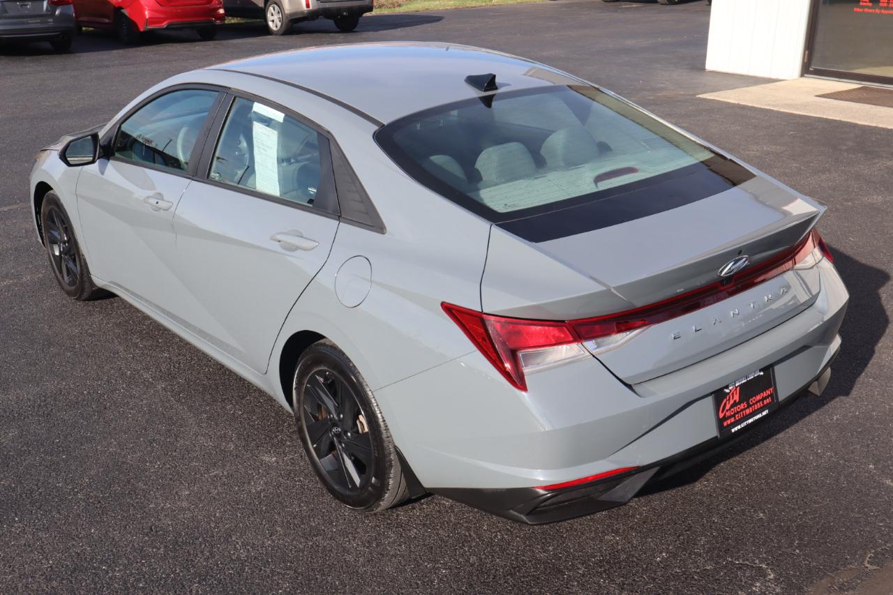 Hyundai Elantra SEL IVT 2023