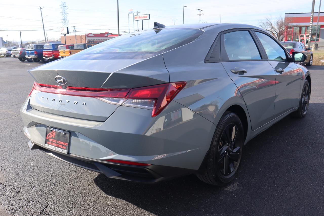Hyundai Elantra SEL IVT 2023
