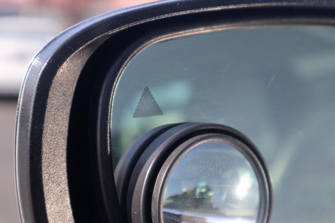 Chrysler 300 4dr Sdn 300C RWD 2015