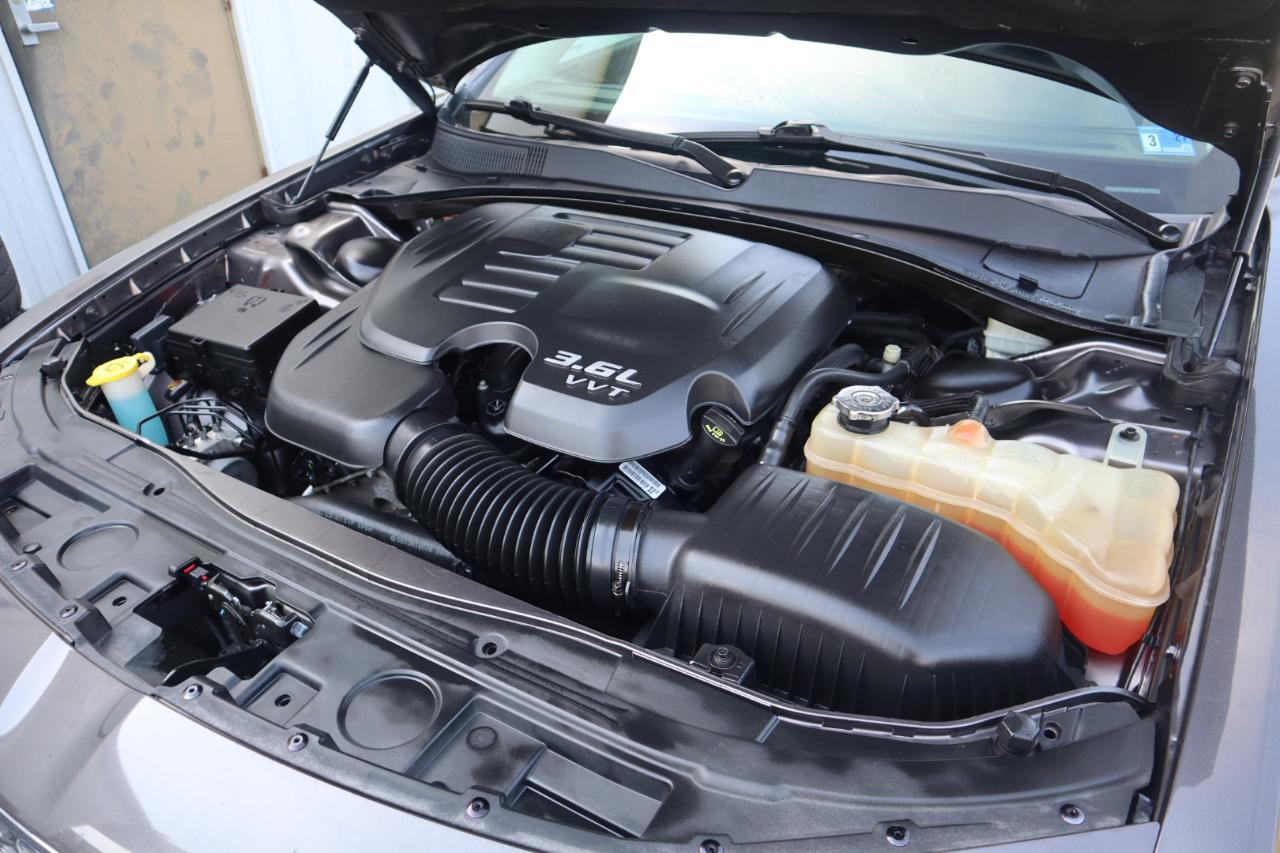 Chrysler 300 4dr Sdn 300C RWD 2015