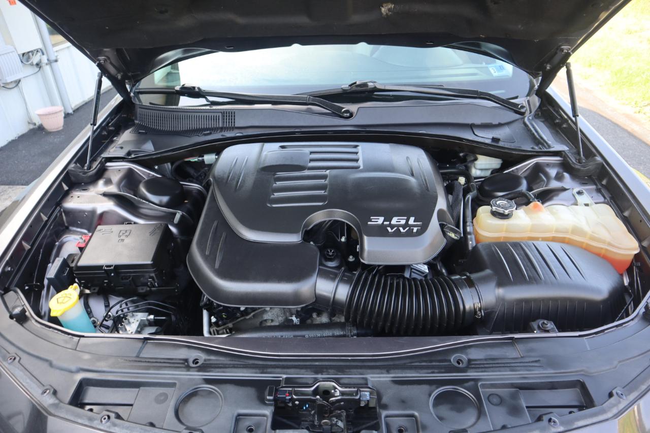 Chrysler 300 4dr Sdn 300C RWD 2015