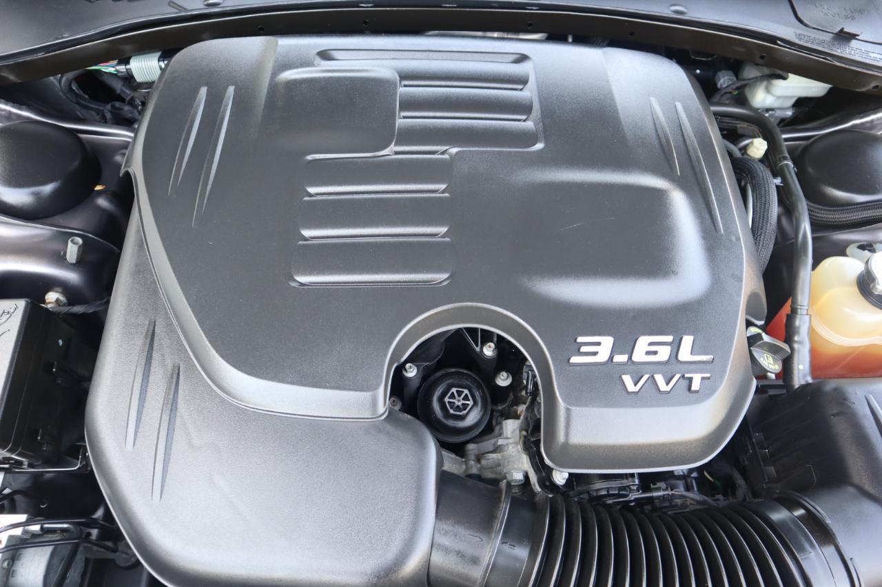 Chrysler 300 4dr Sdn 300C RWD 2015