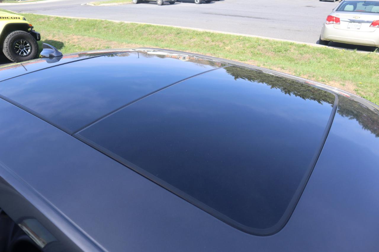 Chrysler 300 4dr Sdn 300C RWD 2015