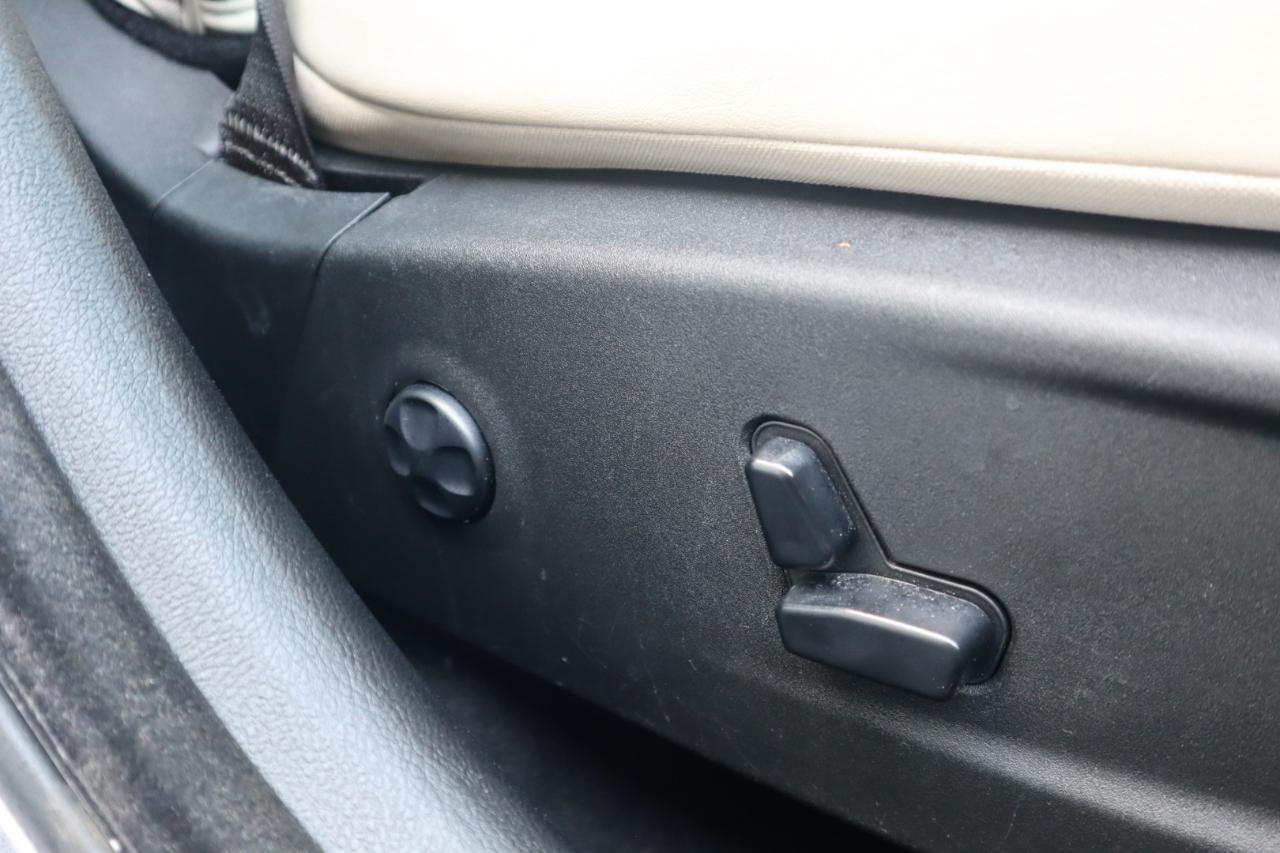 Chrysler 300 4dr Sdn 300C RWD 2015