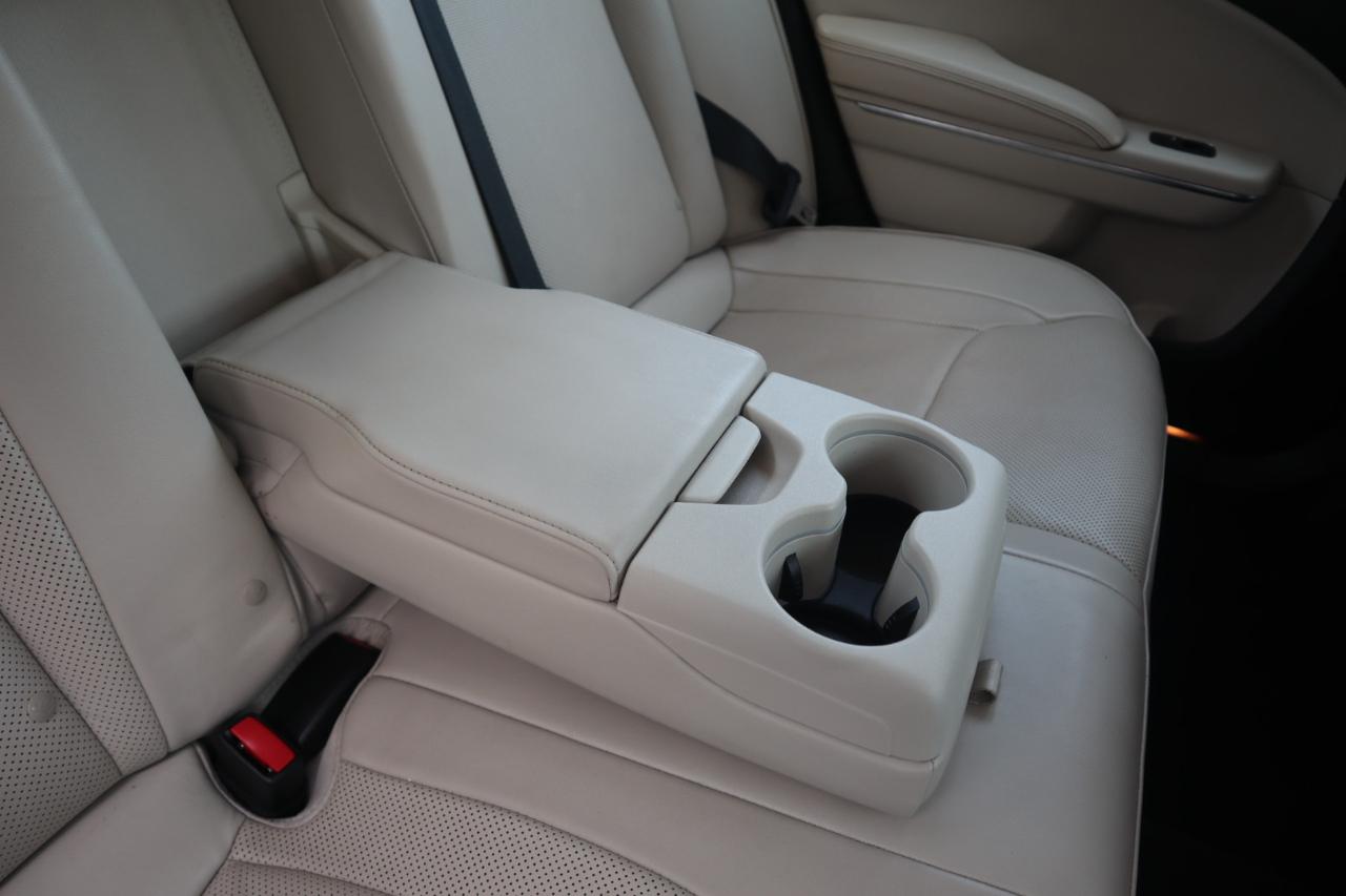 Chrysler 300 4dr Sdn 300C RWD 2015