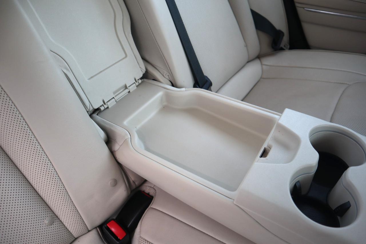 Chrysler 300 4dr Sdn 300C RWD 2015