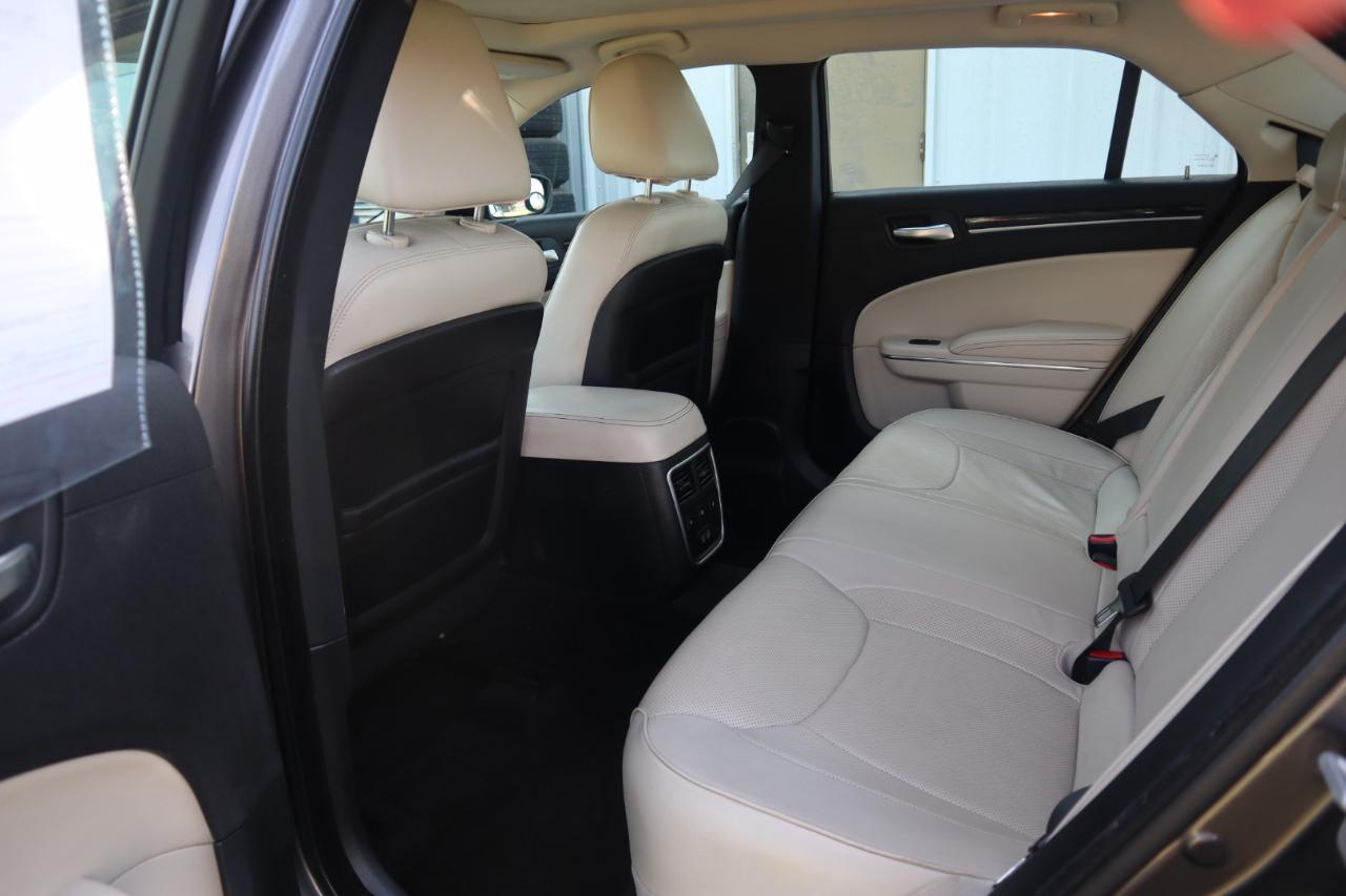 Chrysler 300 4dr Sdn 300C RWD 2015