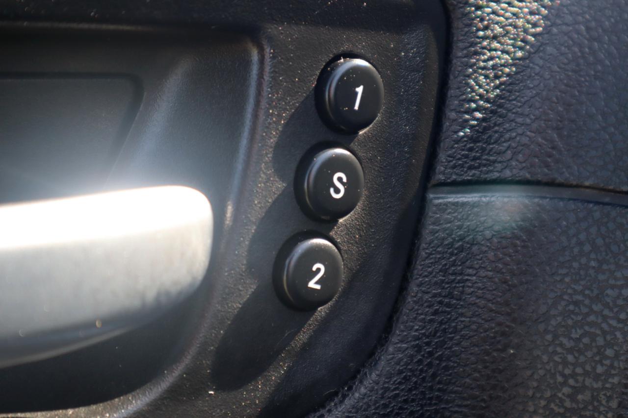 Chrysler 300 4dr Sdn 300C RWD 2015