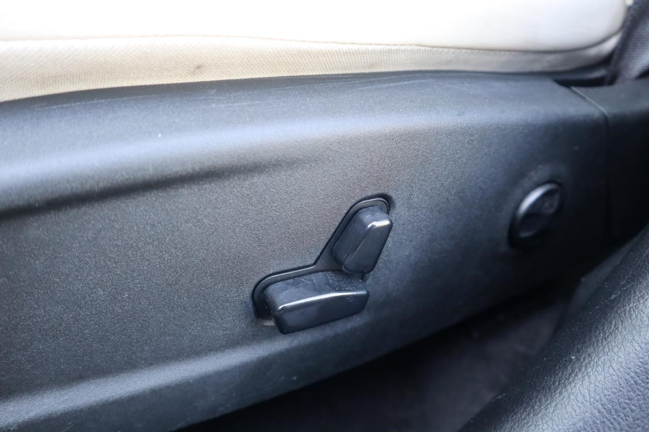 Chrysler 300 4dr Sdn 300C RWD 2015