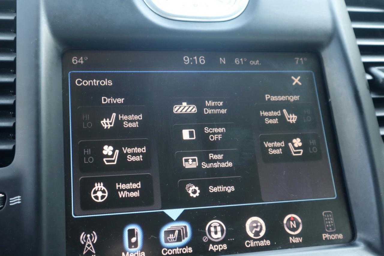 Chrysler 300 4dr Sdn 300C RWD 2015