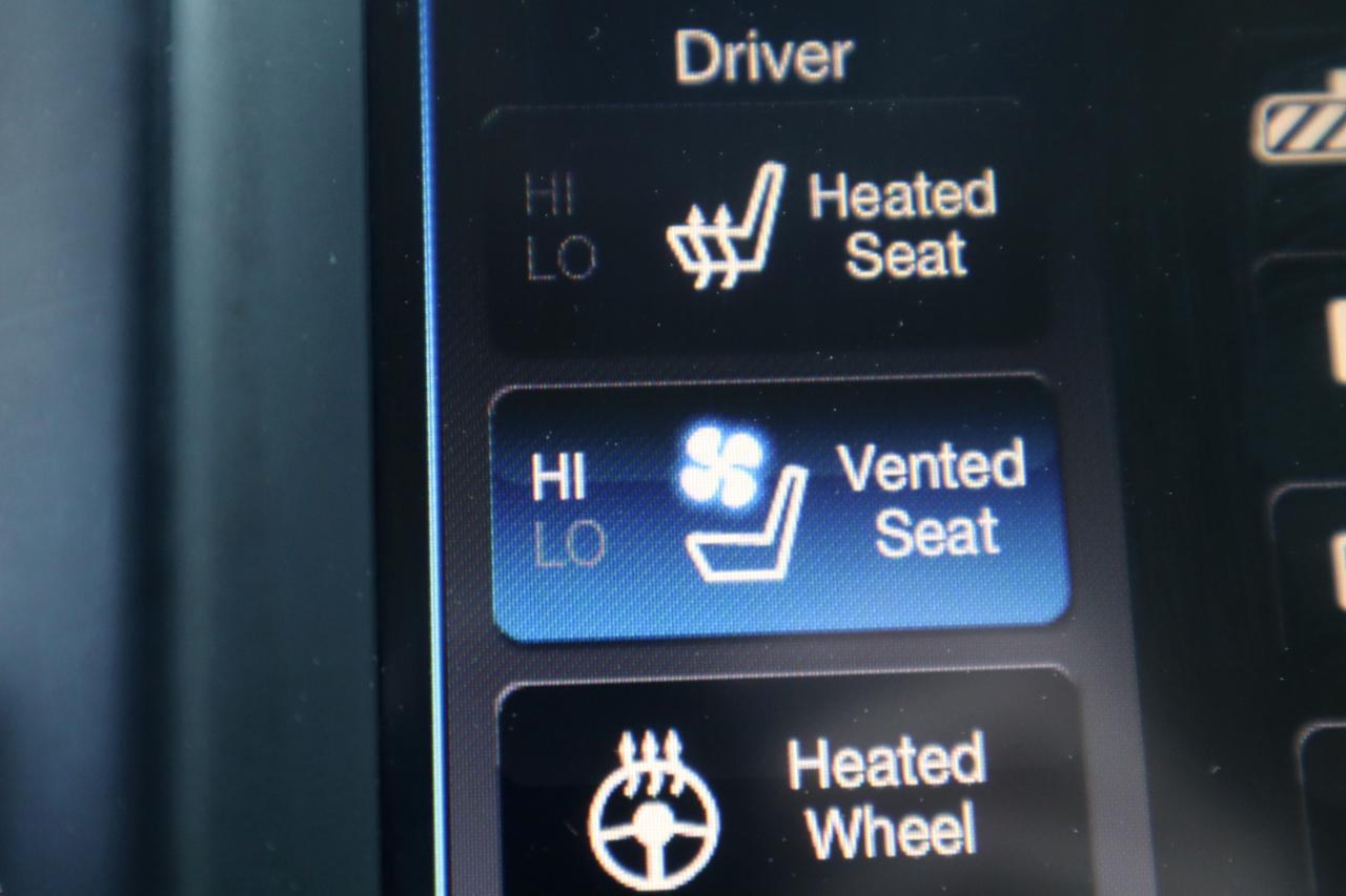 Chrysler 300 4dr Sdn 300C RWD 2015