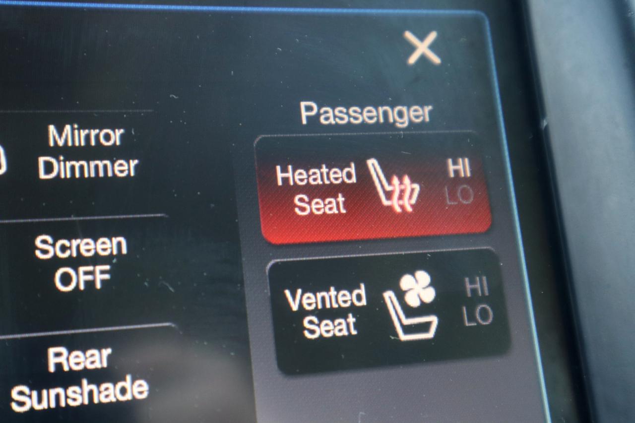 Chrysler 300 4dr Sdn 300C RWD 2015