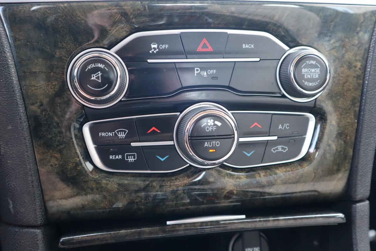 Chrysler 300 4dr Sdn 300C RWD 2015