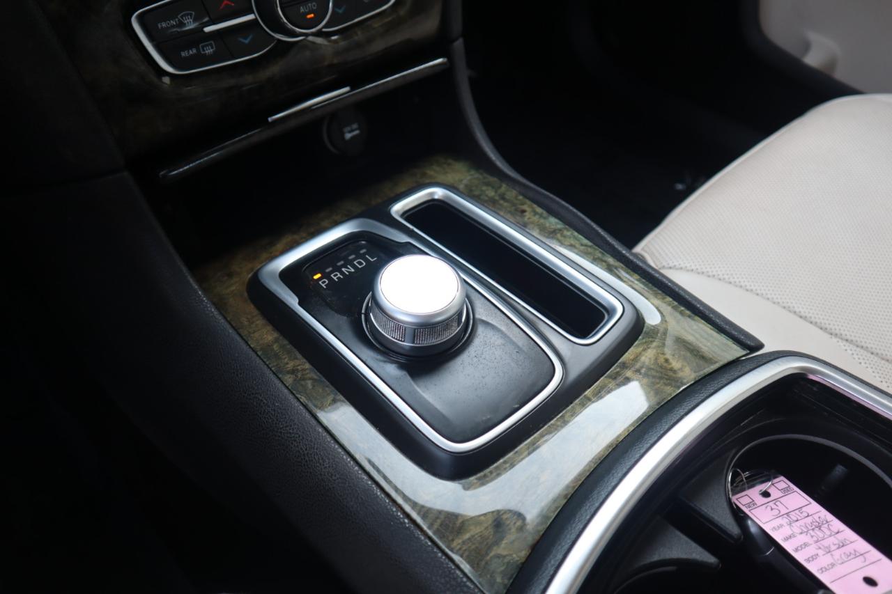 Chrysler 300 4dr Sdn 300C RWD 2015