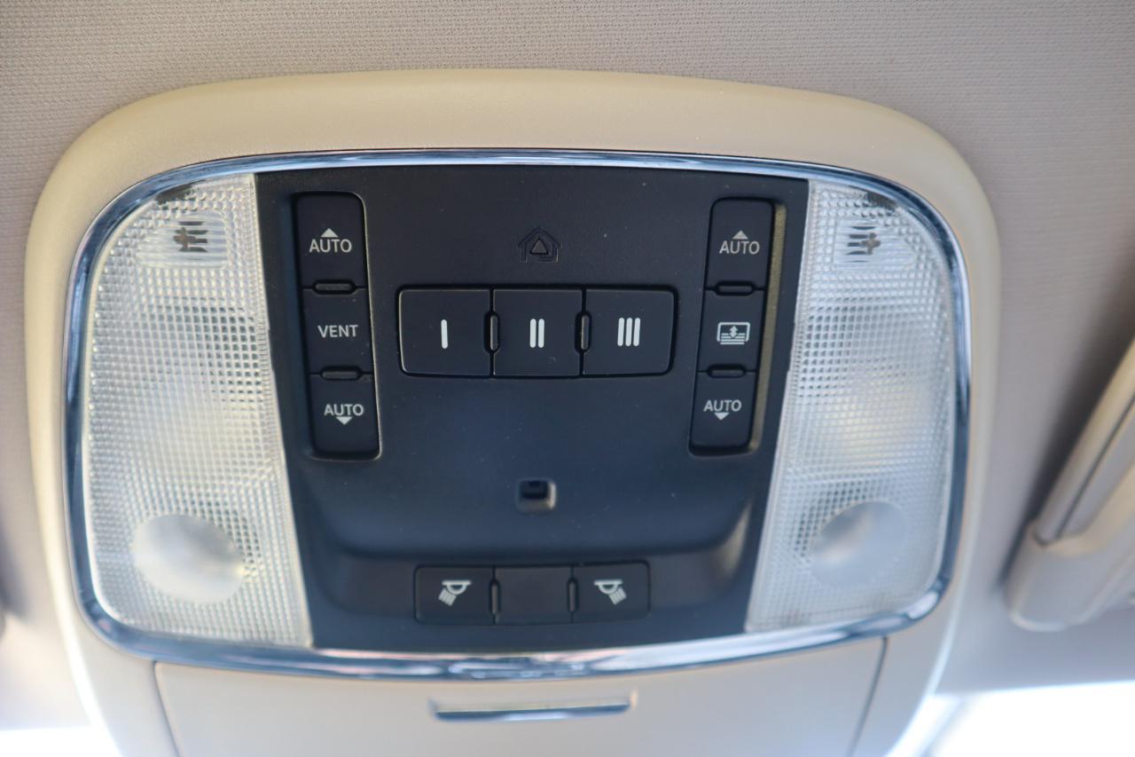 Chrysler 300 4dr Sdn 300C RWD 2015