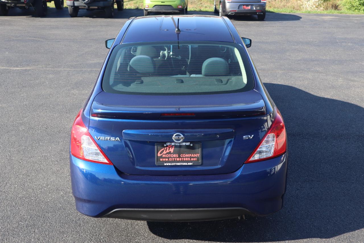 Nissan Versa Sedan SV CVT 2019