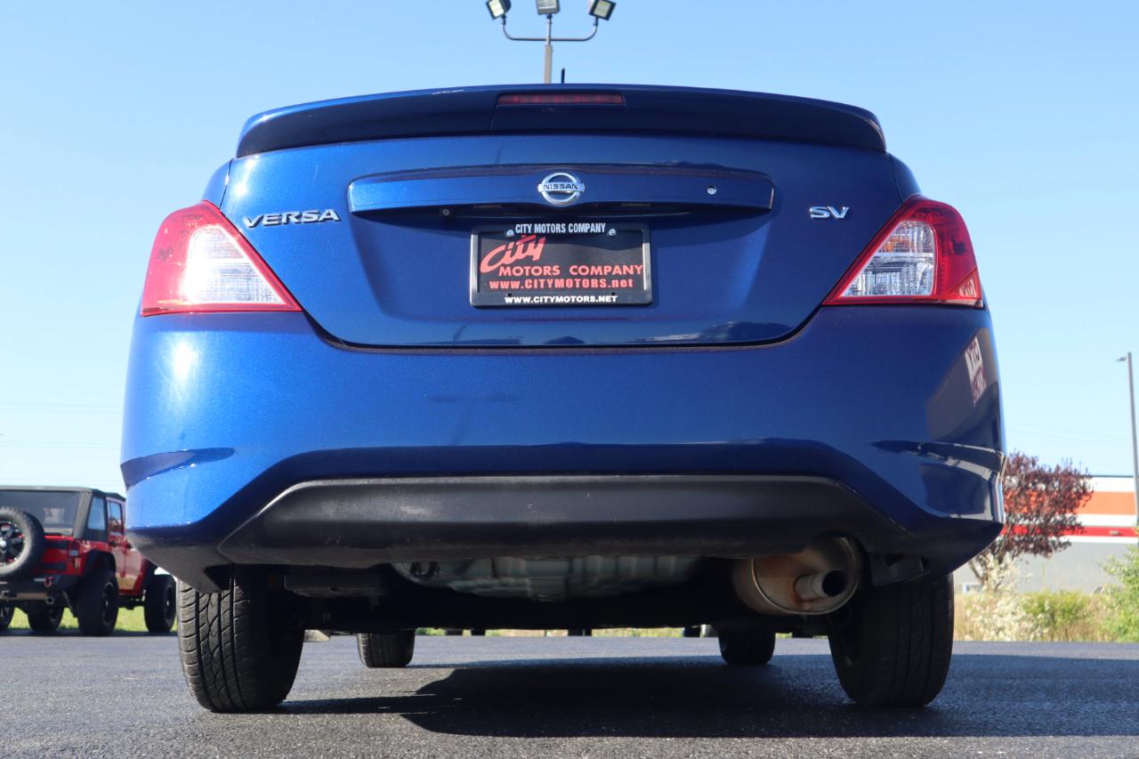 Nissan Versa Sedan SV CVT 2019