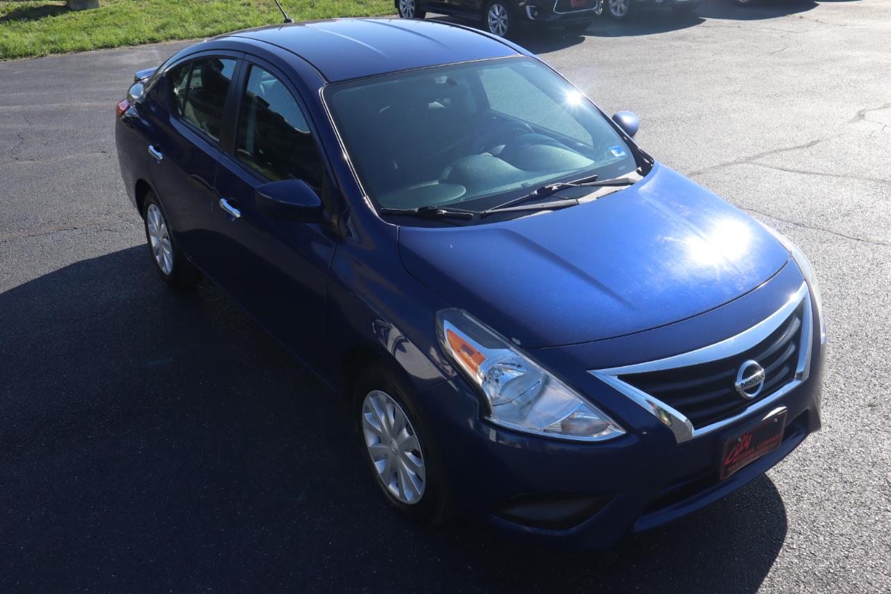 Nissan Versa Sedan SV CVT 2019
