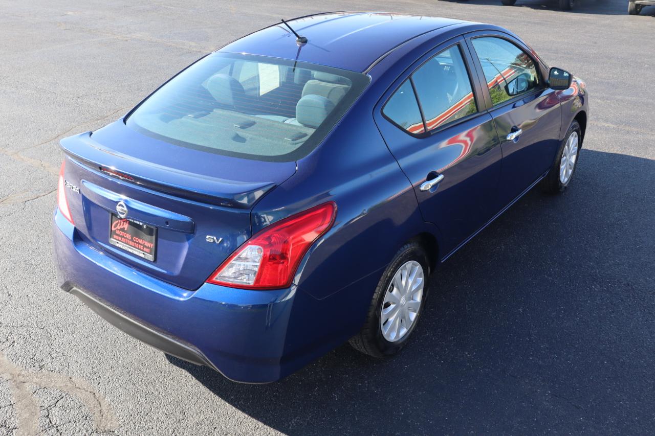 Nissan Versa Sedan SV CVT 2019