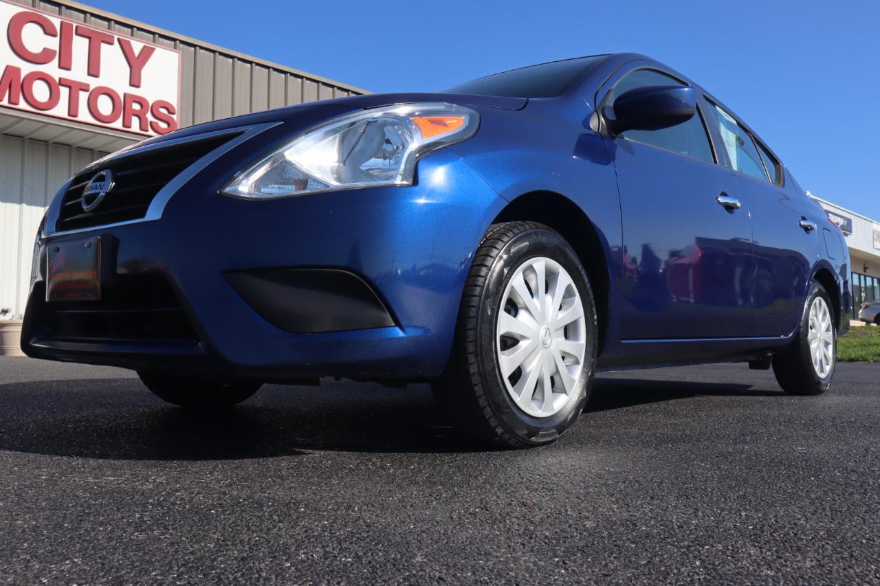 Nissan Versa Sedan SV CVT 2019