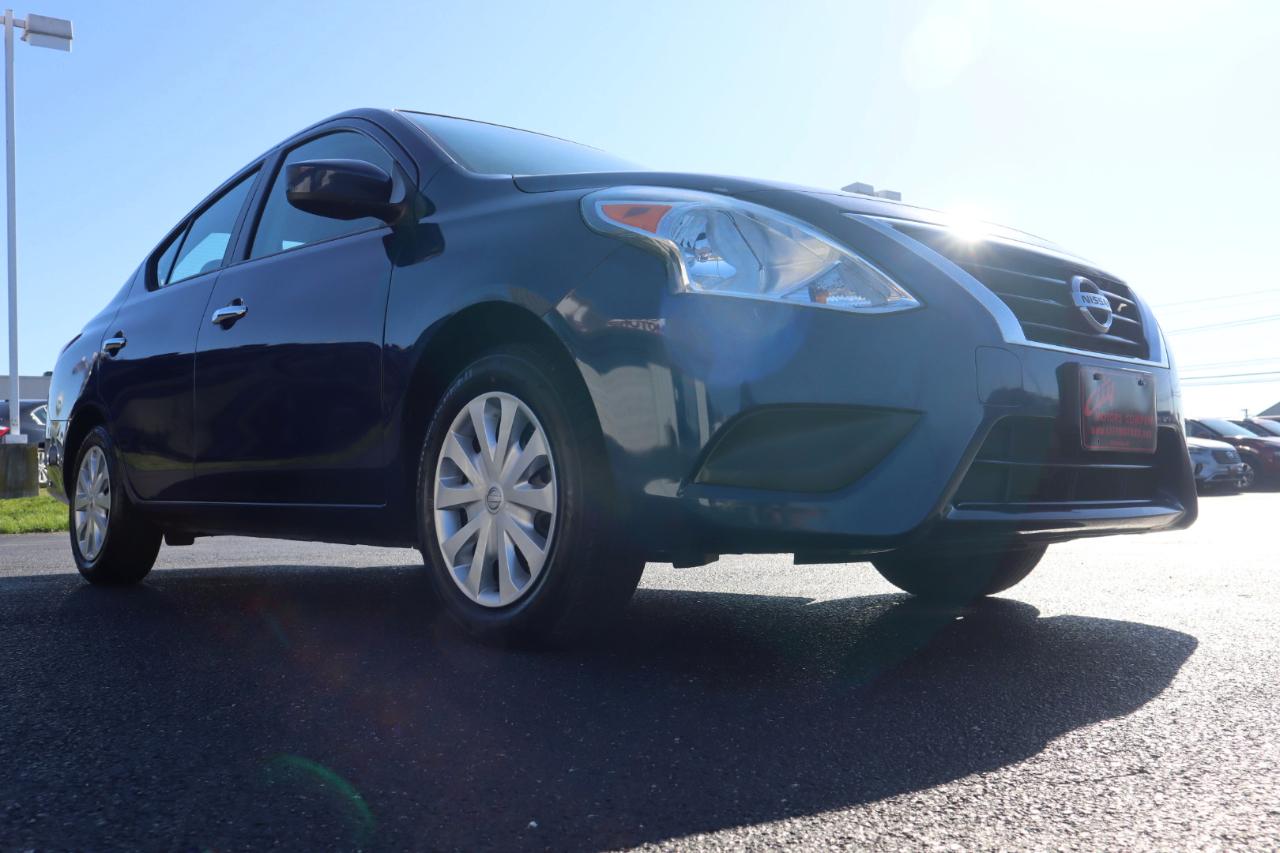 Nissan Versa Sedan SV CVT 2019
