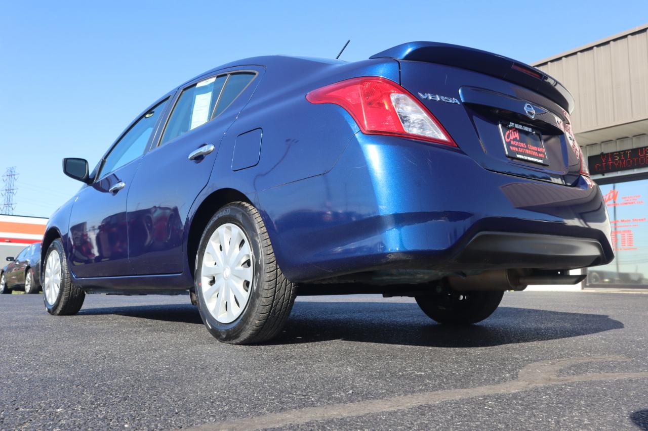 Nissan Versa Sedan SV CVT 2019