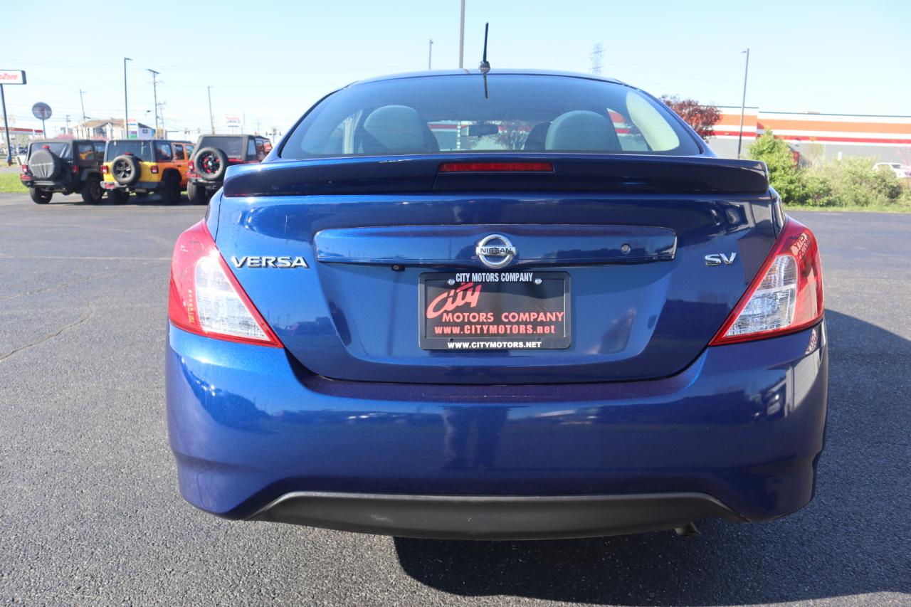 Nissan Versa Sedan SV CVT 2019