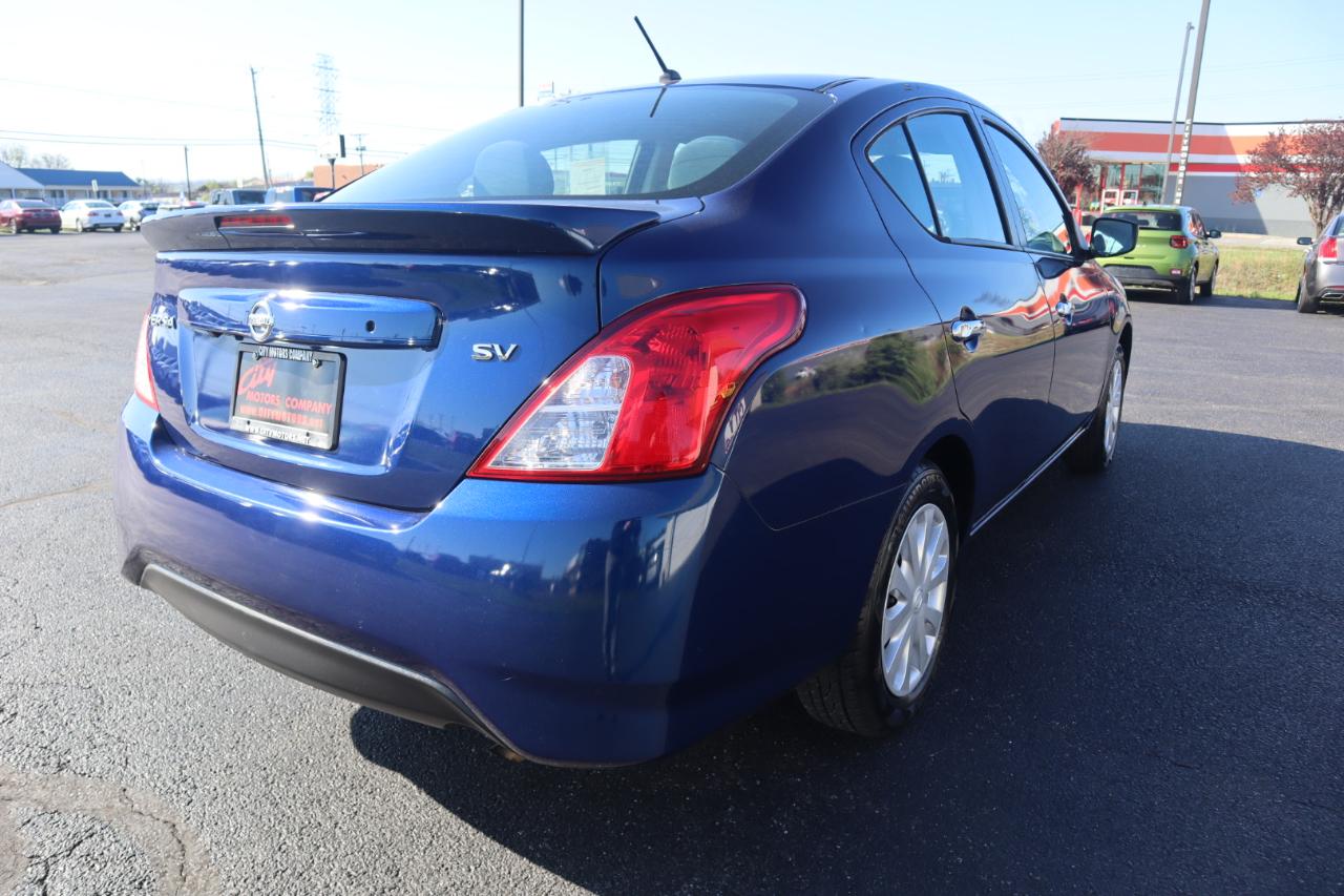 Nissan Versa Sedan SV CVT 2019