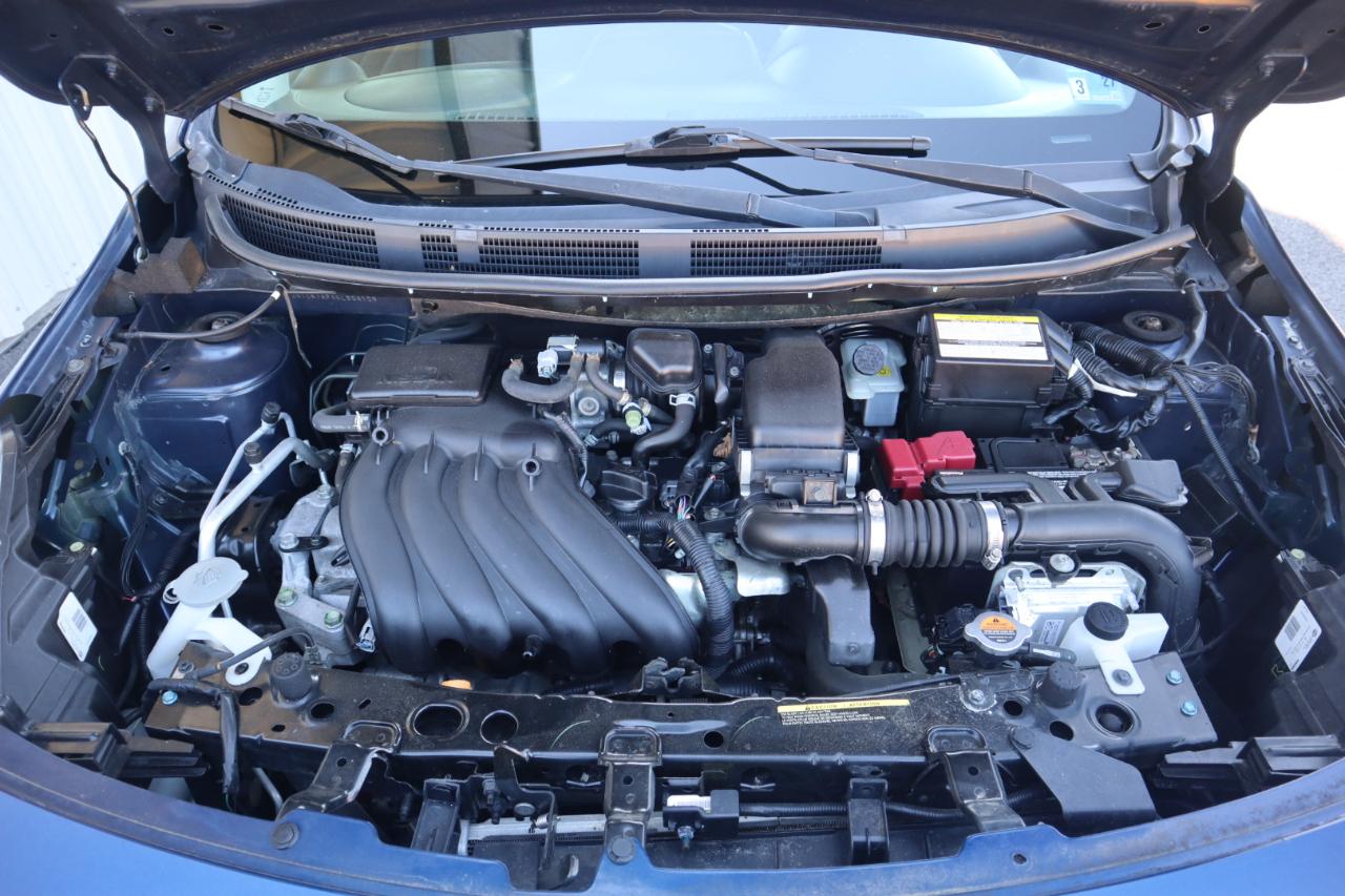 Nissan Versa Sedan SV CVT 2019