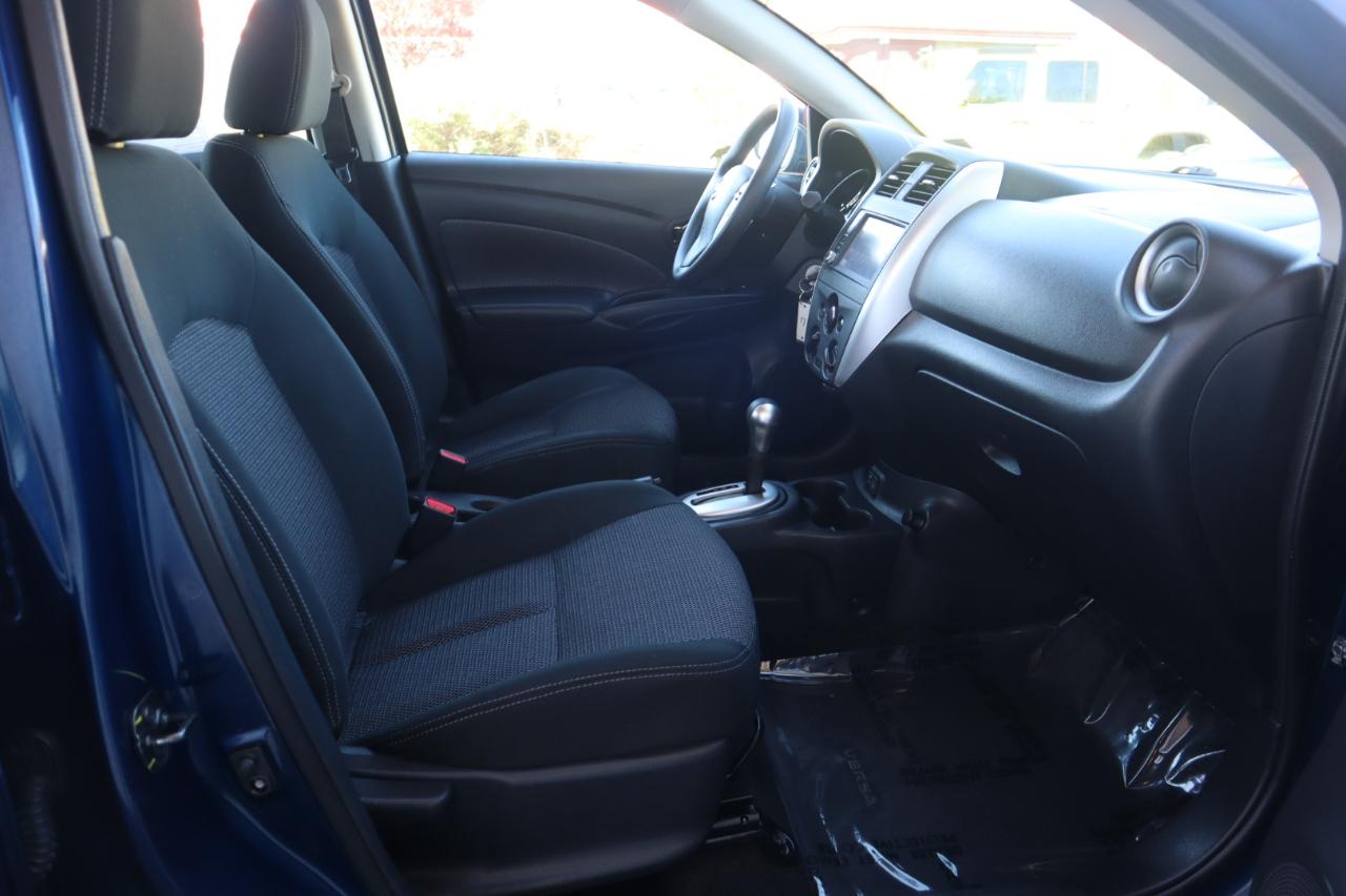Nissan Versa Sedan SV CVT 2019