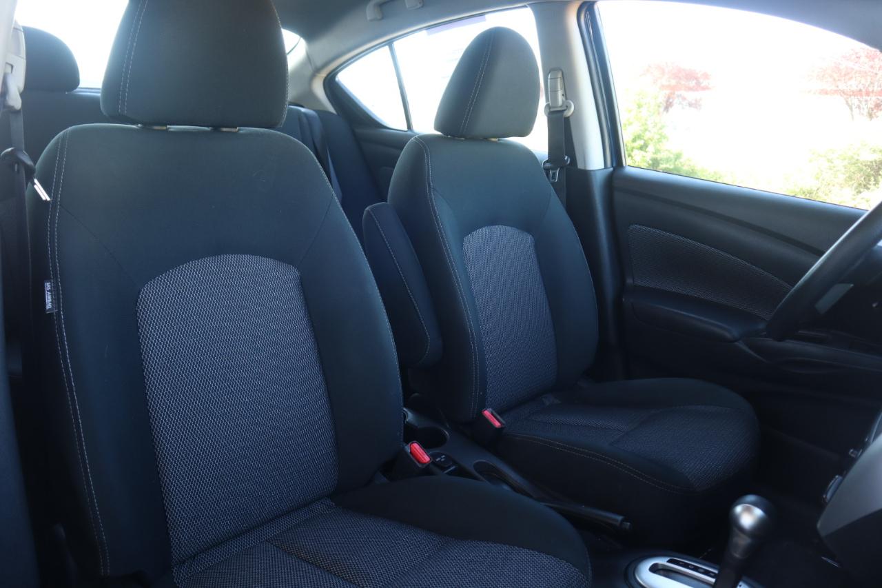 Nissan Versa Sedan SV CVT 2019