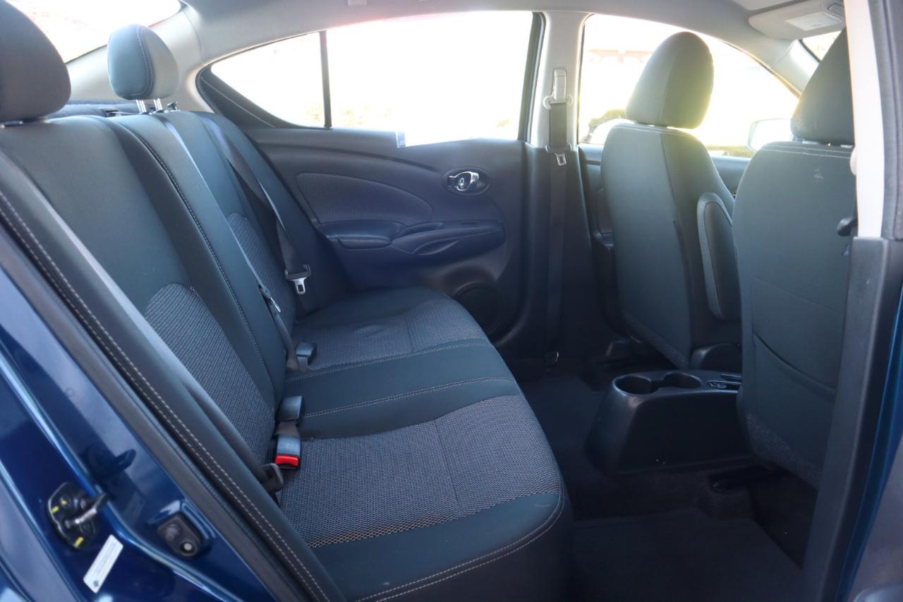Nissan Versa Sedan SV CVT 2019