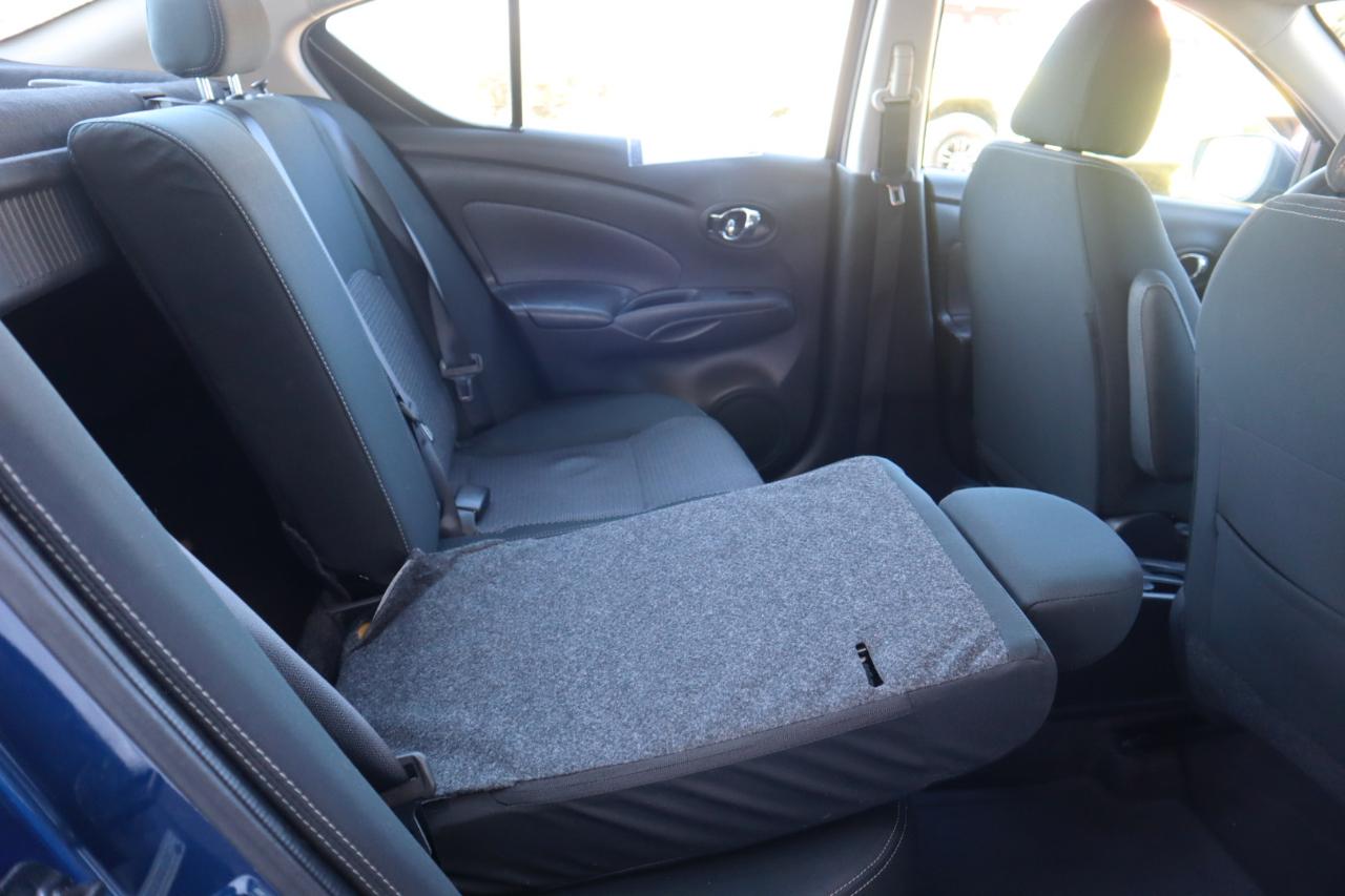 Nissan Versa Sedan SV CVT 2019