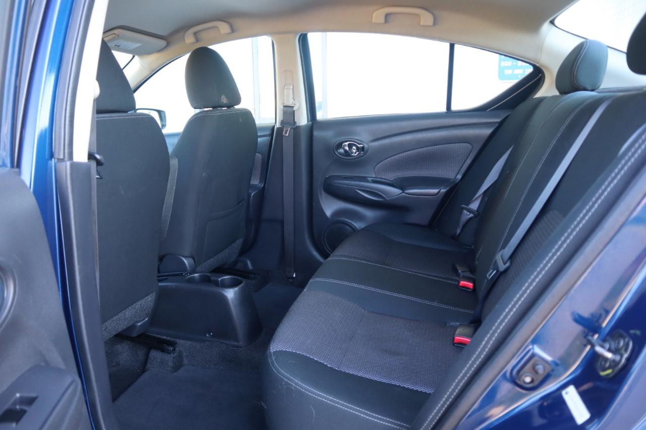 Nissan Versa Sedan SV CVT 2019