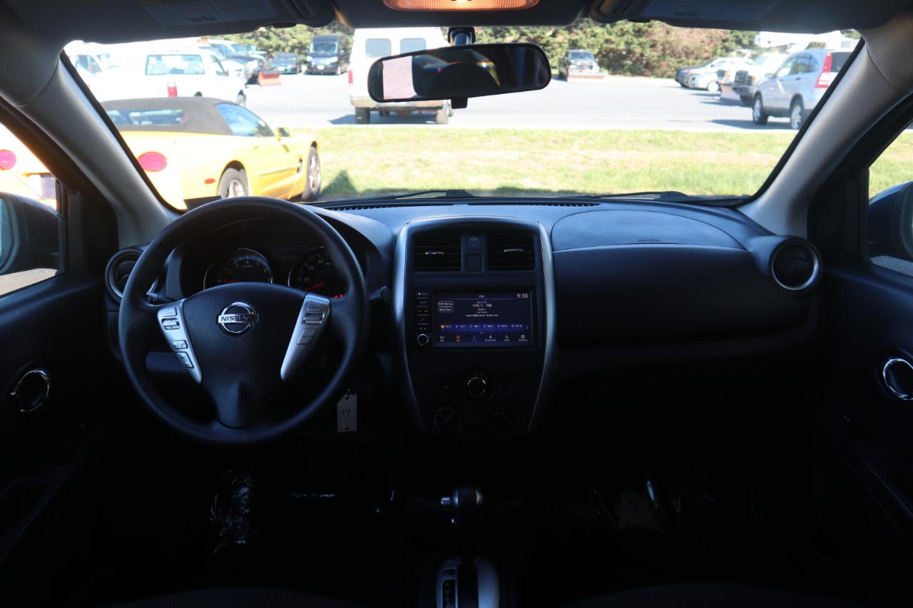 Nissan Versa Sedan SV CVT 2019