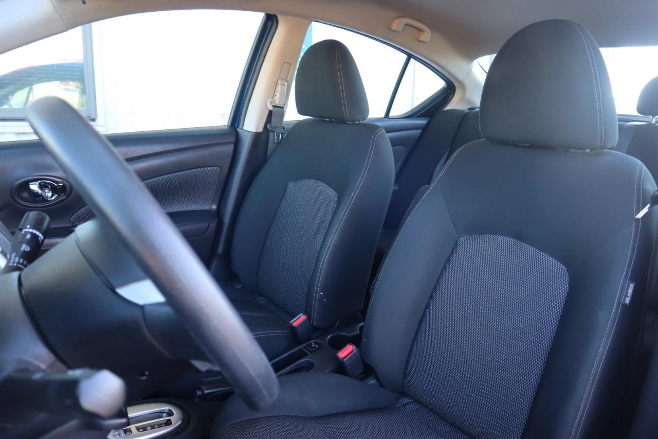Nissan Versa Sedan SV CVT 2019