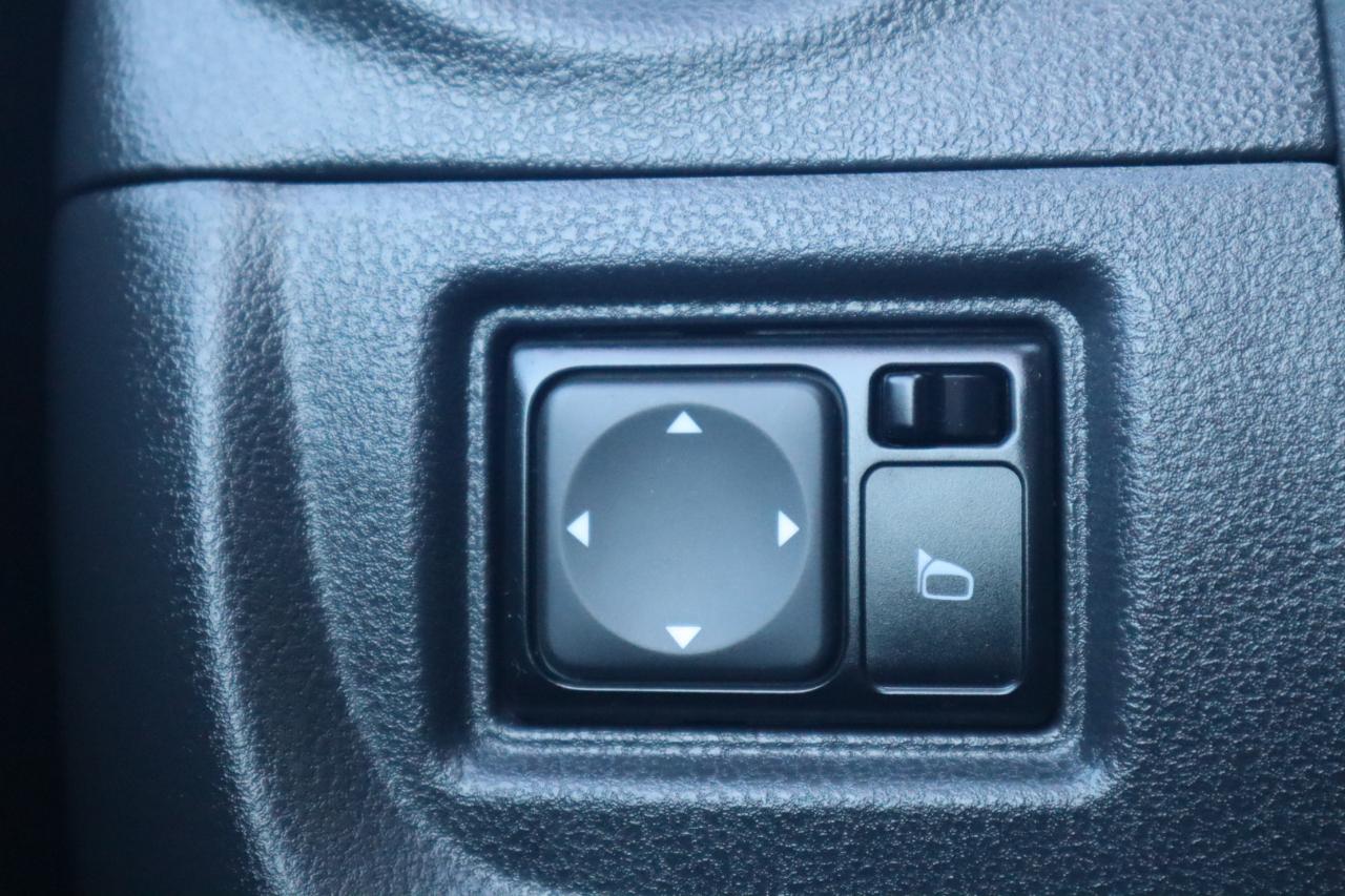 Nissan Versa Sedan SV CVT 2019