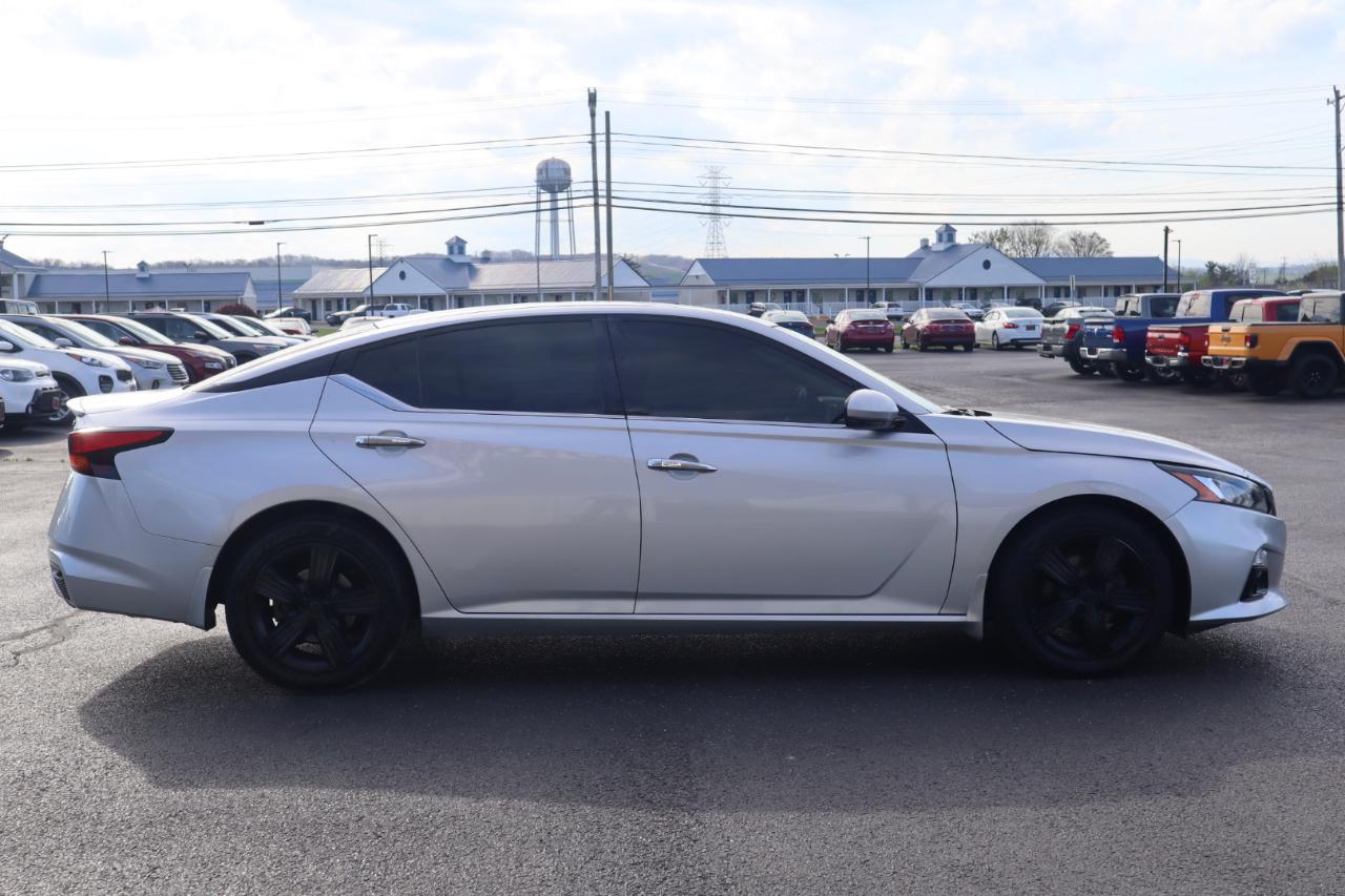 Nissan Altima 2.5 SV Sedan 2019