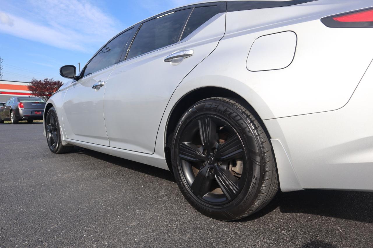 Nissan Altima 2.5 SV Sedan 2019