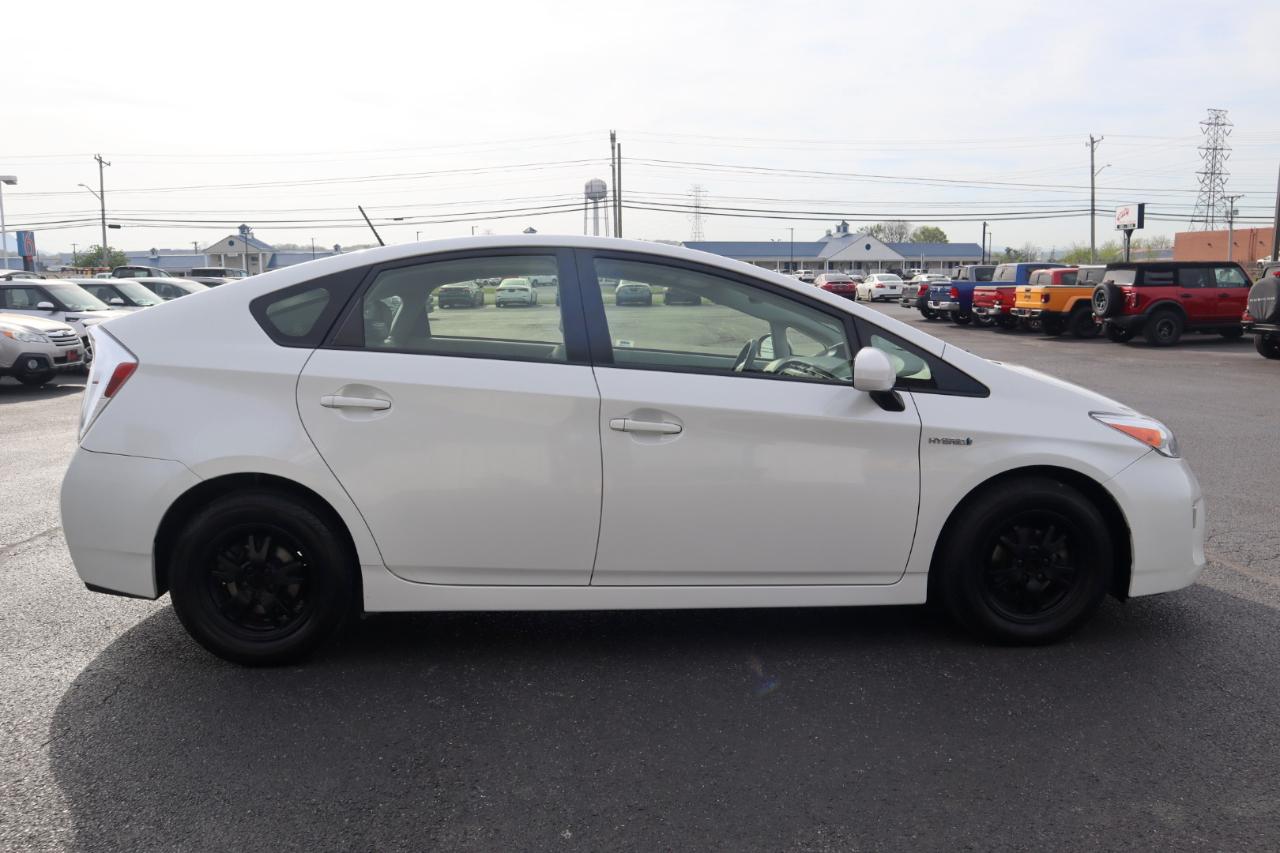 Toyota Prius 5dr HB Persona Series Special Edition (Natl) 2015