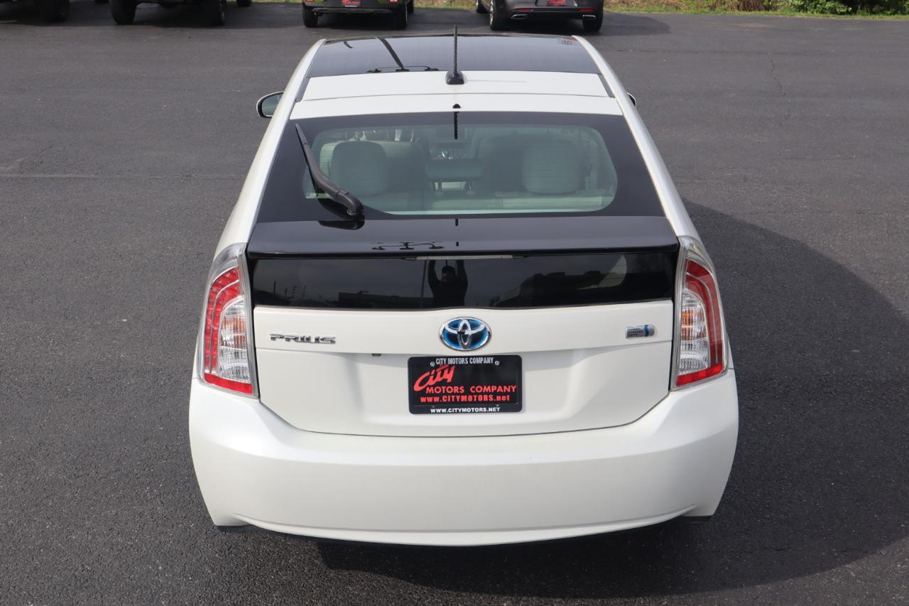 Toyota Prius 5dr HB Persona Series Special Edition (Natl) 2015