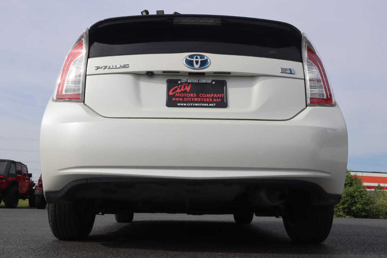 Toyota Prius 5dr HB Persona Series Special Edition (Natl) 2015