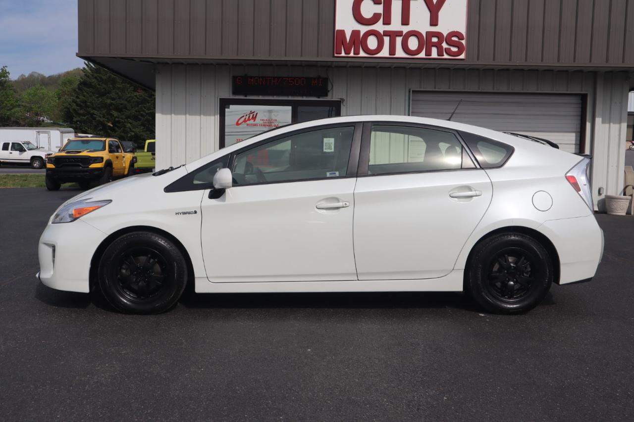 Toyota Prius 5dr HB Persona Series Special Edition (Natl) 2015