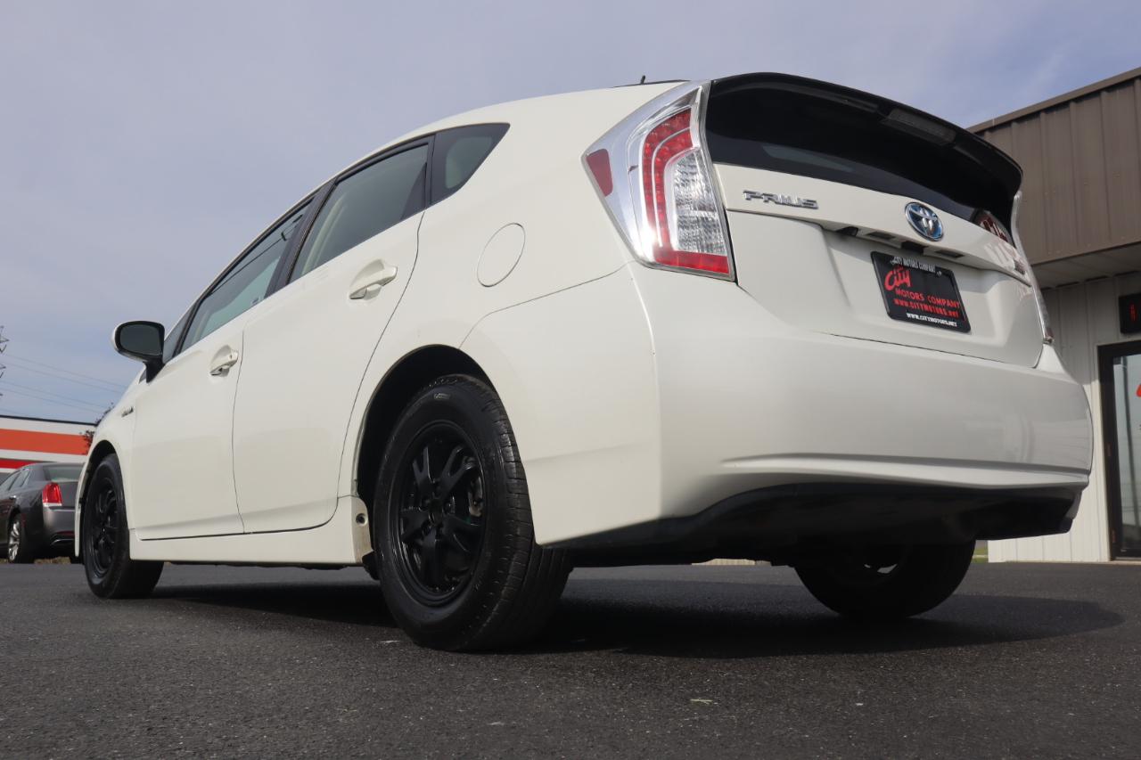 Toyota Prius 5dr HB Persona Series Special Edition (Natl) 2015