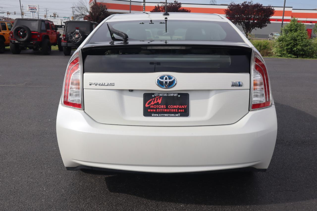 Toyota Prius 5dr HB Persona Series Special Edition (Natl) 2015