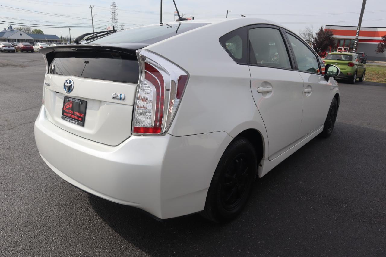 Toyota Prius 5dr HB Persona Series Special Edition (Natl) 2015