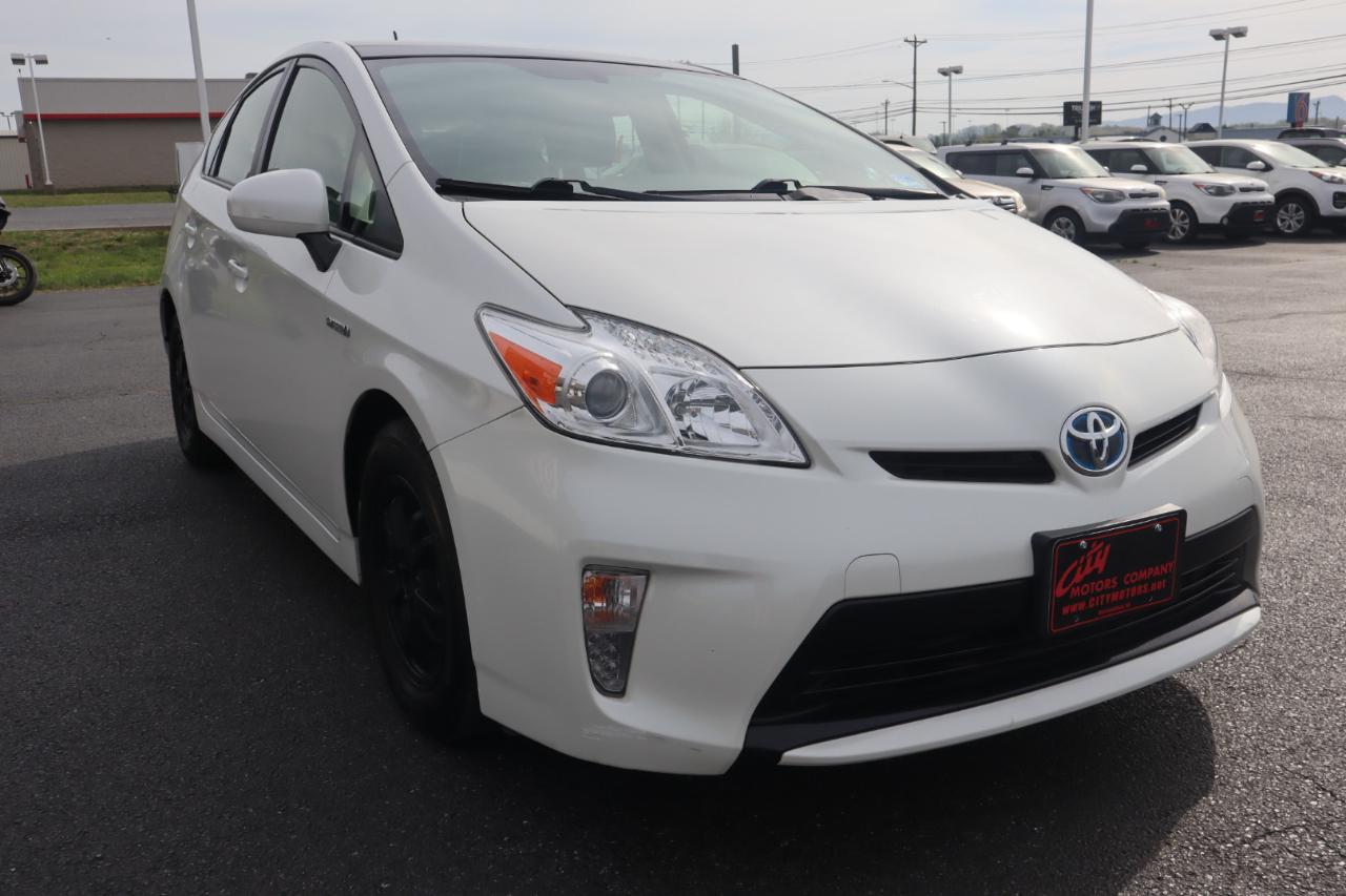 Toyota Prius 5dr HB Persona Series Special Edition (Natl) 2015